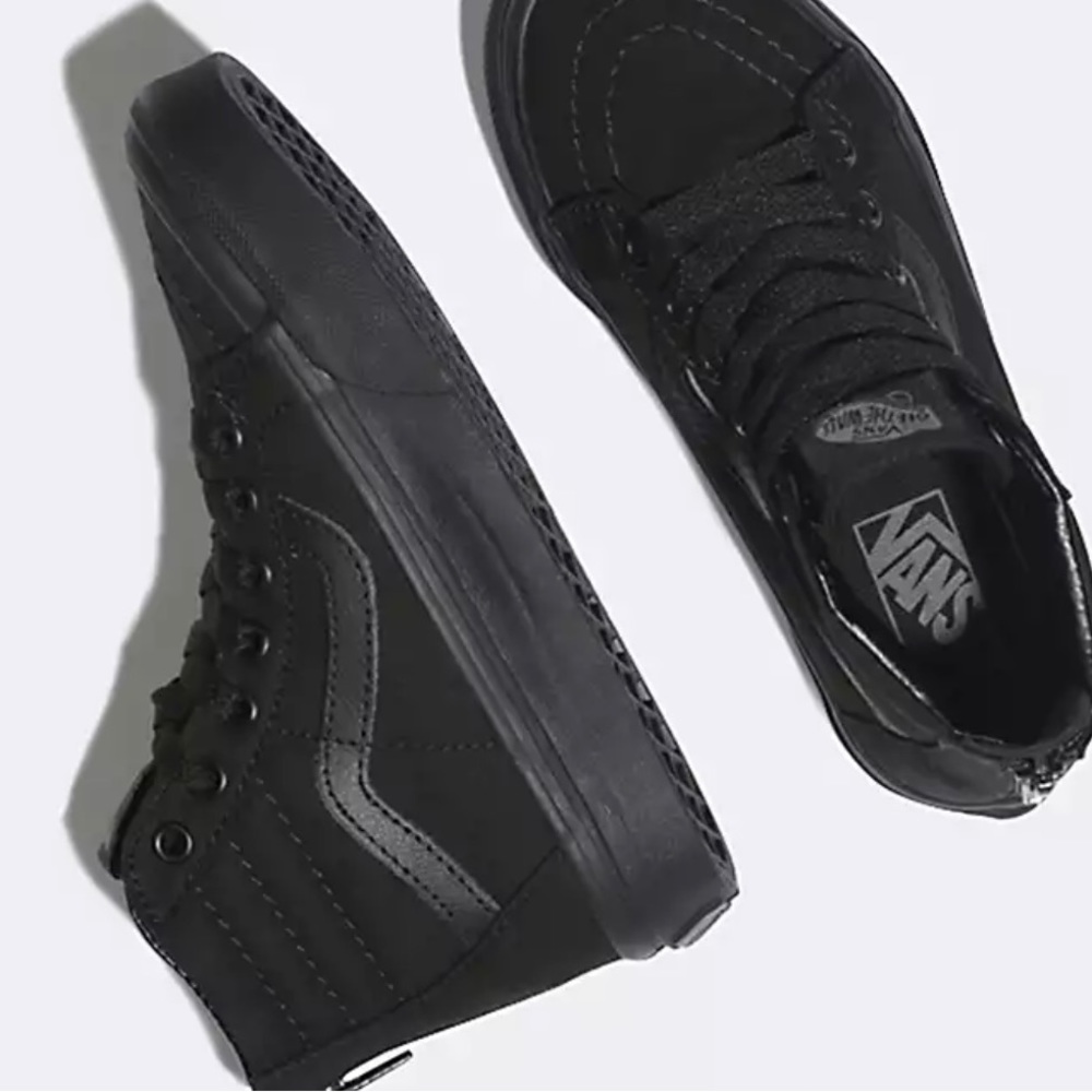 Vans KIDS SK8-HI ZIP SHOE, size 11.5